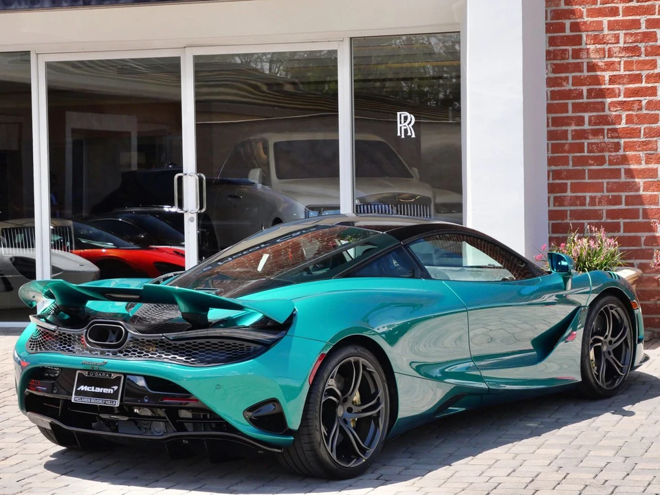 2027 McLaren 750S Coupe - Image 4 of 28