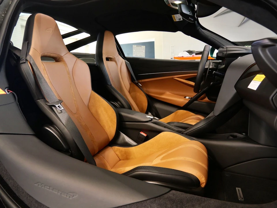 2027 McLaren 750S Coupe - Image 10 of 28