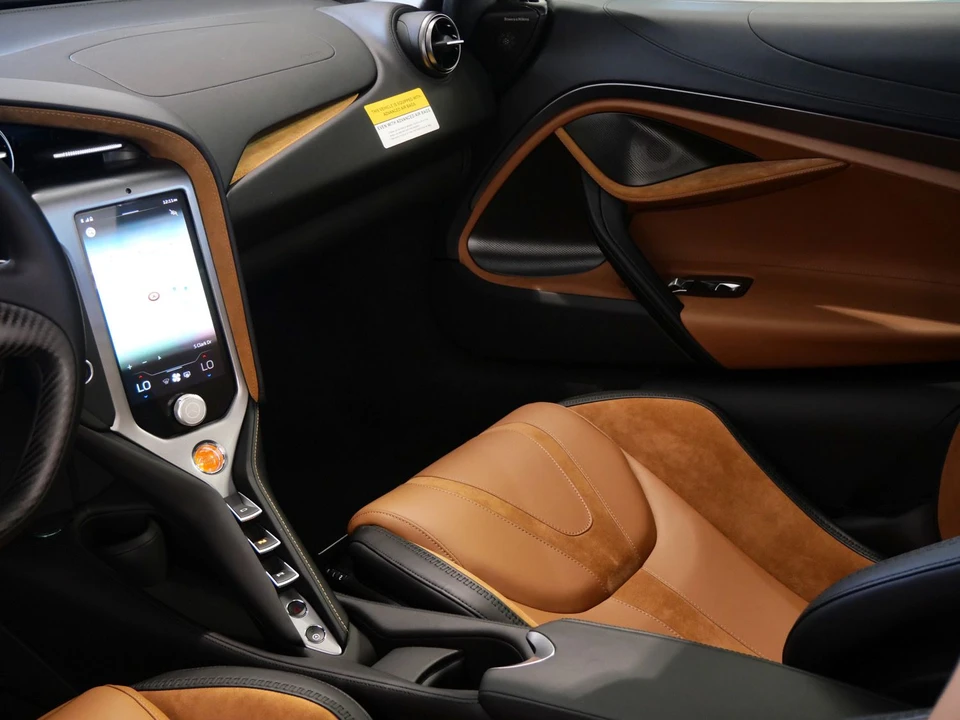 2027 McLaren 750S Coupe - Image 12 of 28