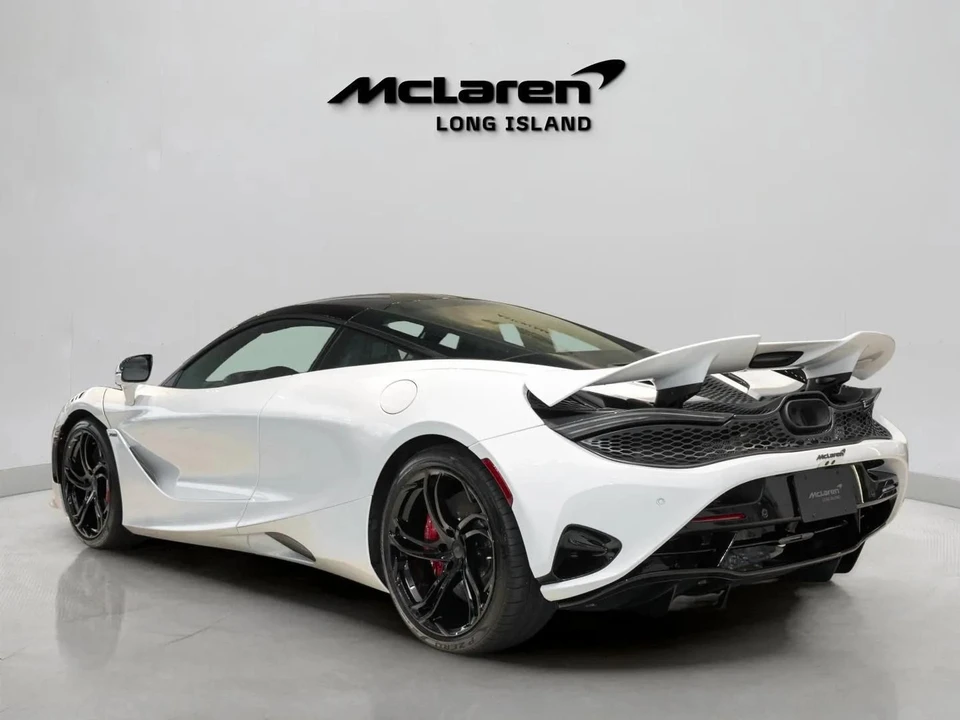 2027 McLaren 750S - Image 4 of 31