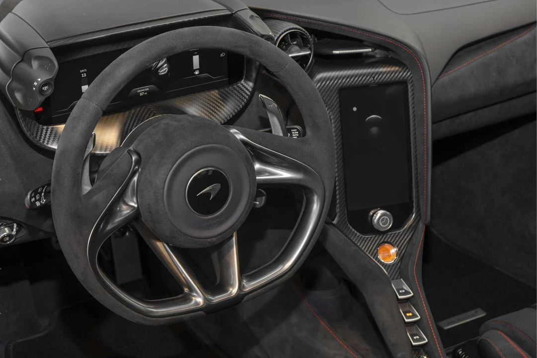 2027 McLaren 750S - Image 25 of 31