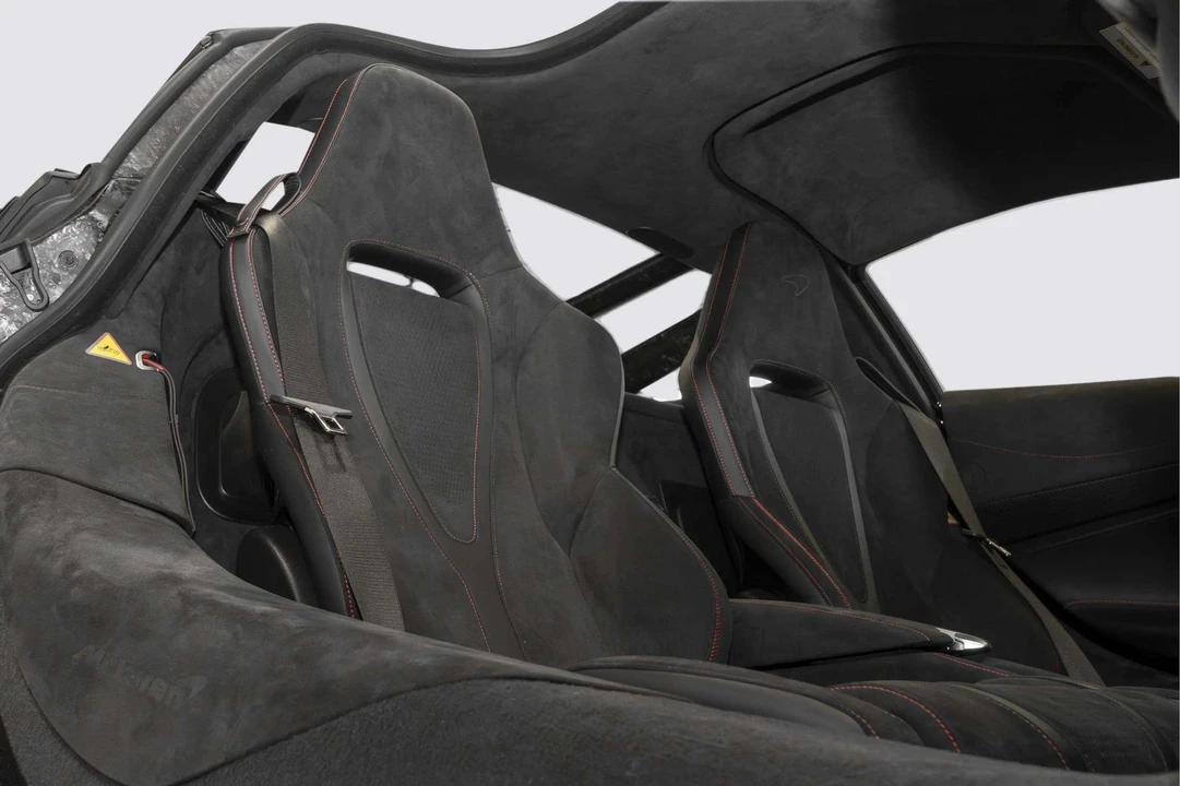 2027 McLaren 750S - Image 19 of 31