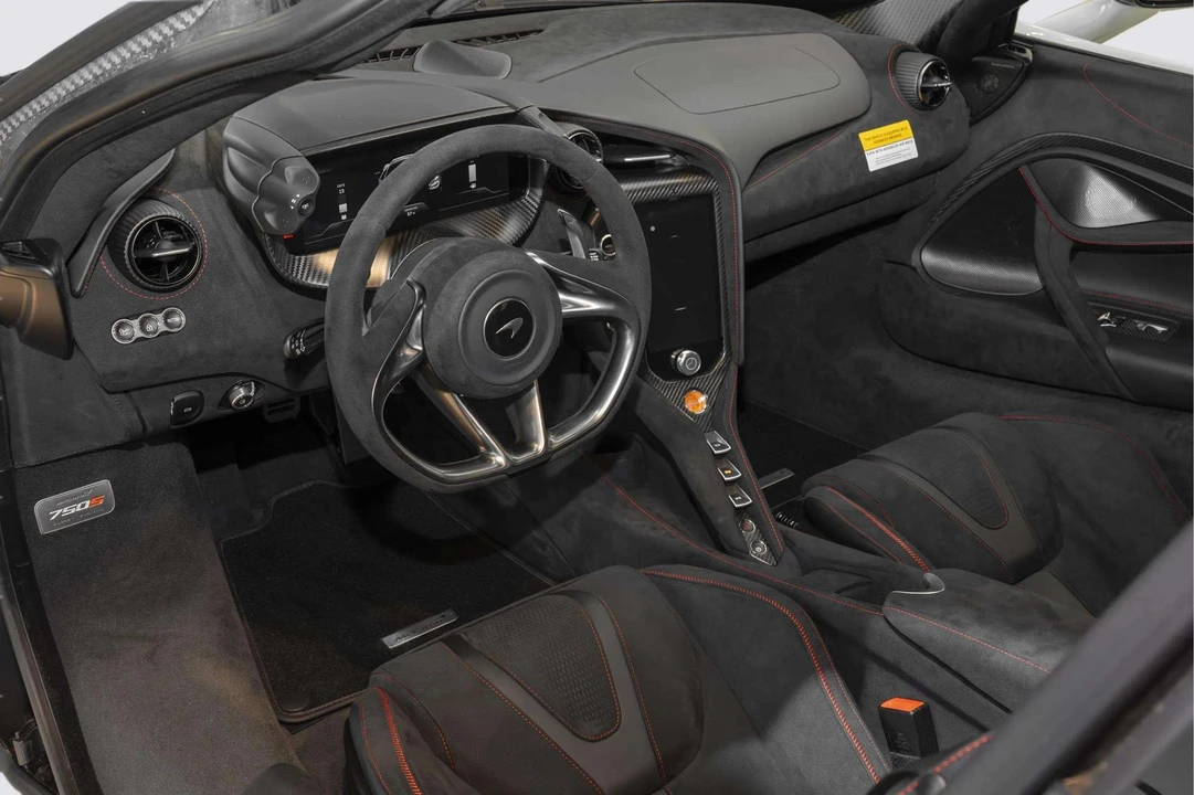 2027 McLaren 750S - Image 23 of 31
