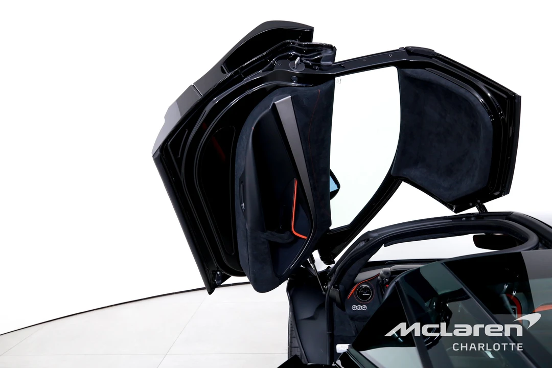 2027 McLaren 750S - Image 11 of 31