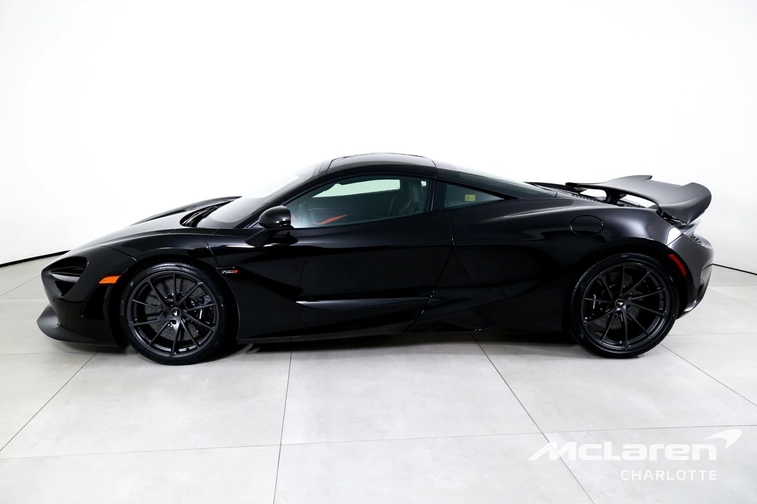 2027 McLaren 750S - Image 6 of 31