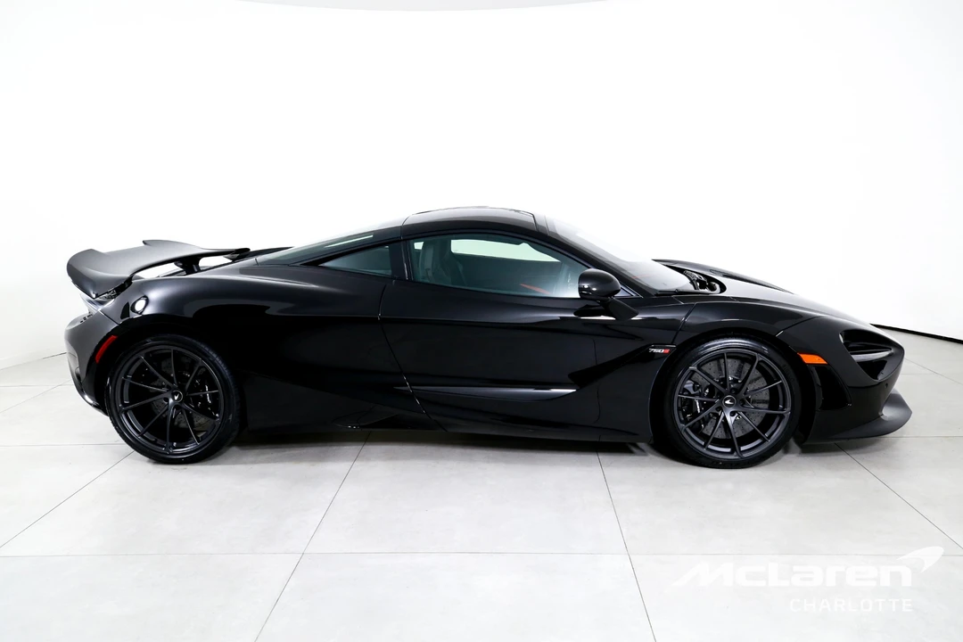 2027 McLaren 750S - Image 10 of 31