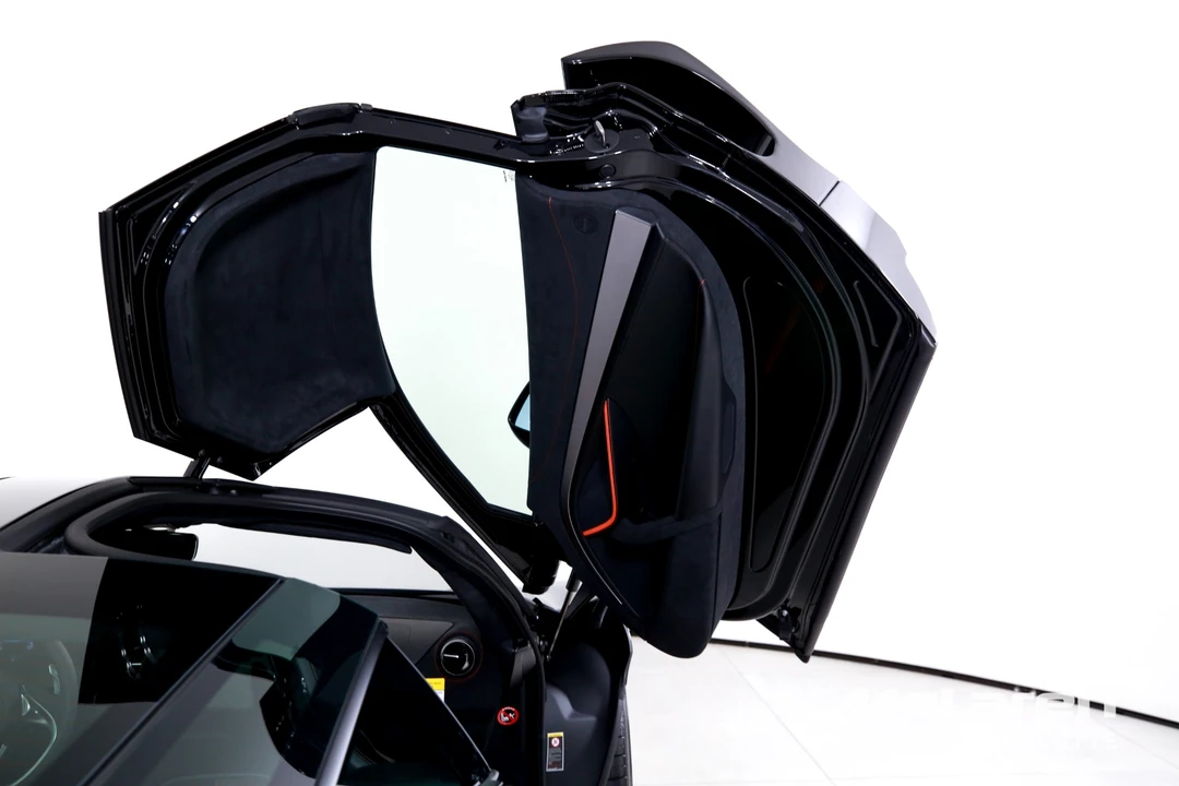 2027 McLaren 750S - Image 18 of 31