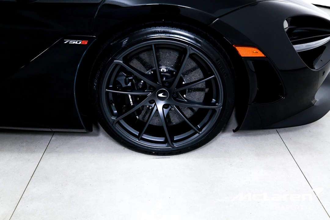 2027 McLaren 750S - Image 28 of 31