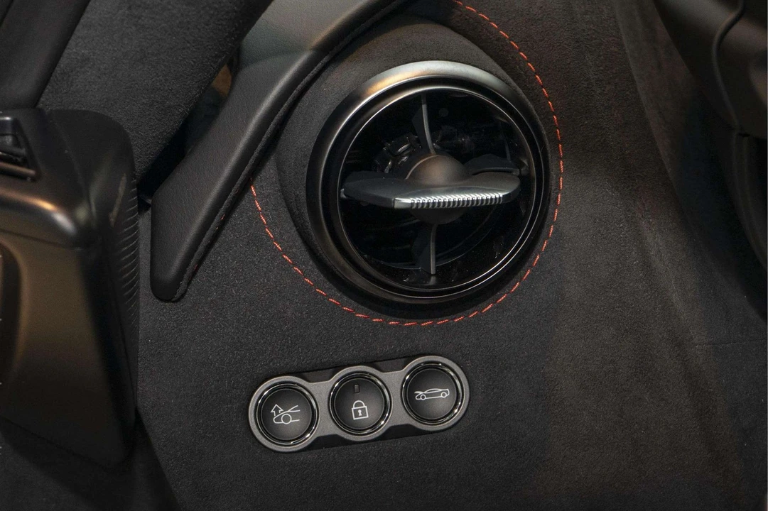 2027 McLaren 750S - Image 28 of 31