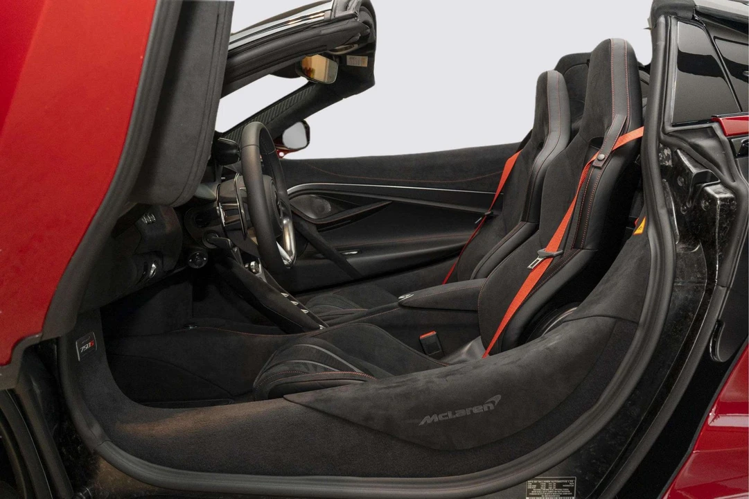 2027 McLaren 750S - Image 18 of 31