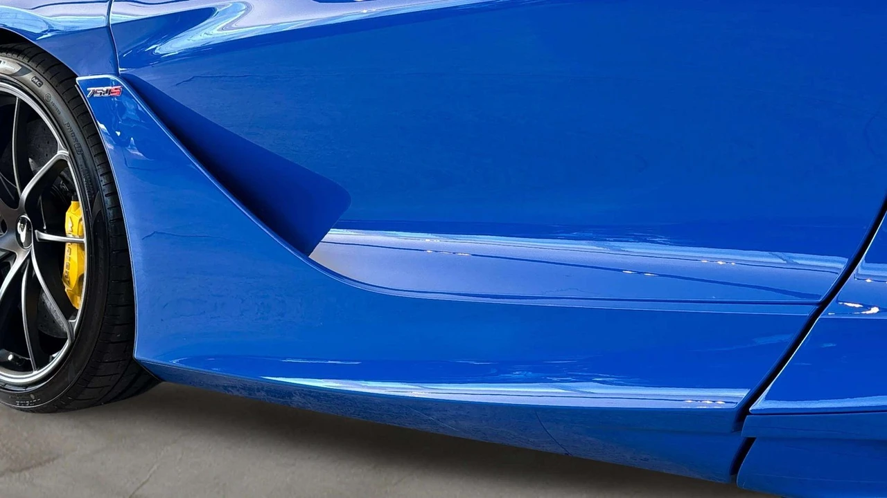 2027 McLaren 750S - Image 14 of 31