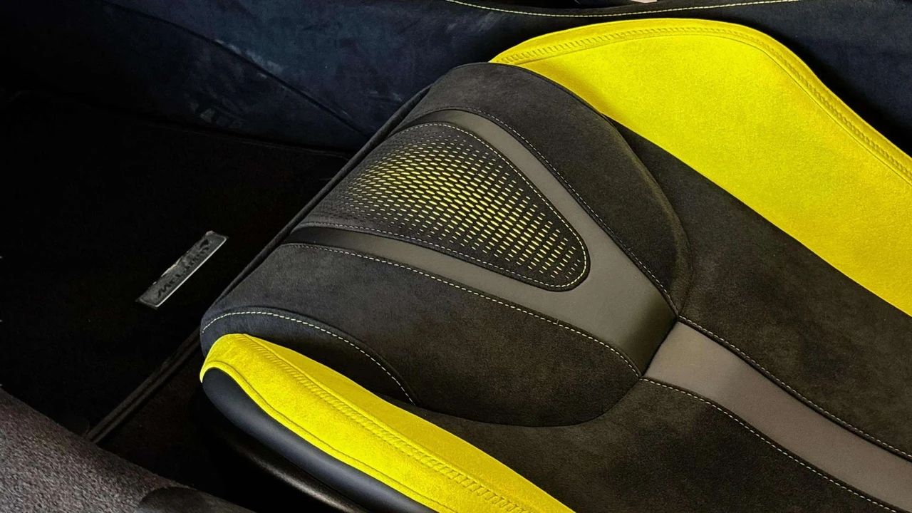 2027 McLaren 750S - Image 24 of 31