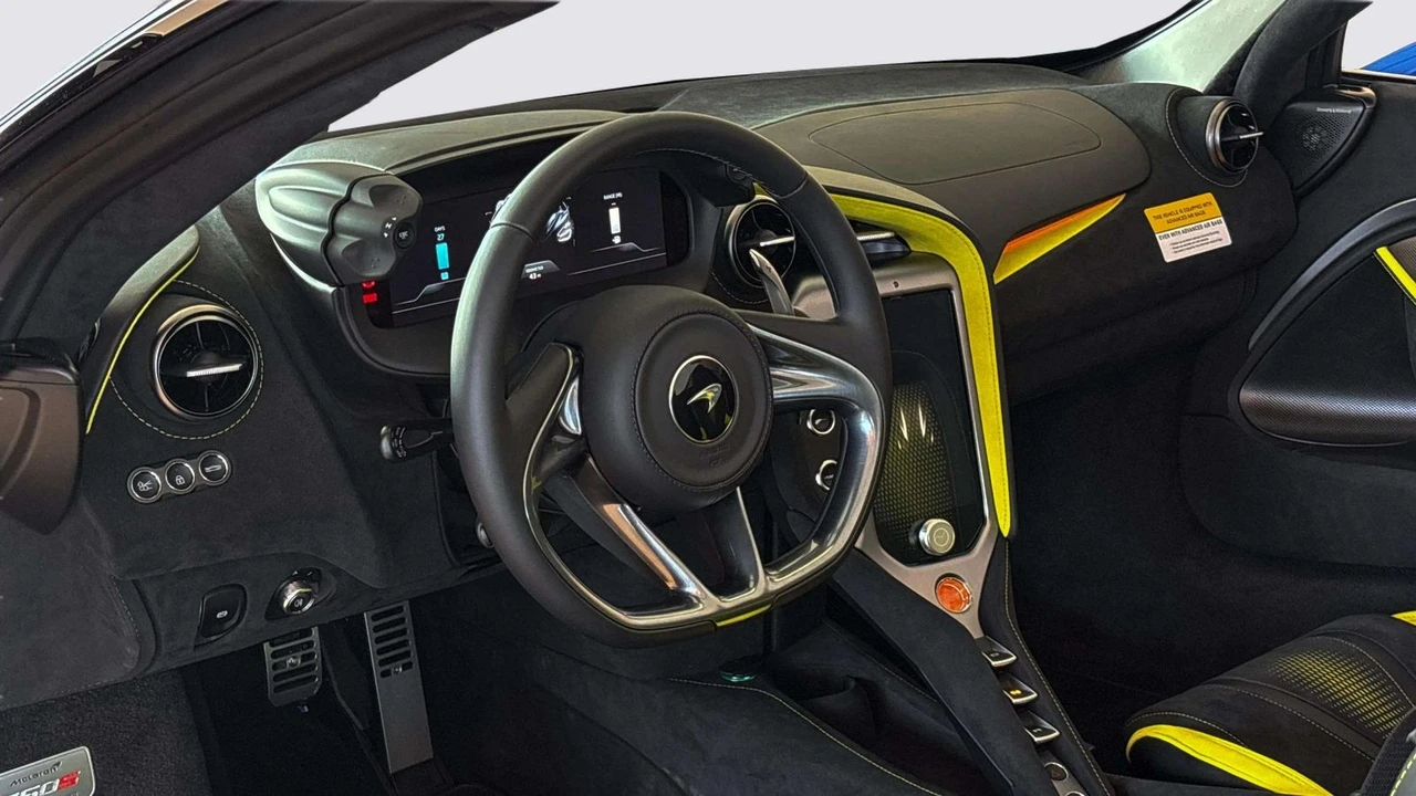 2027 McLaren 750S - Image 27 of 31