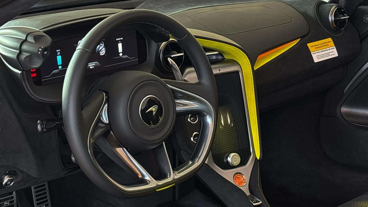 2027 McLaren 750S - Image 30 of 31