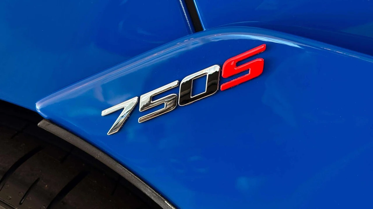 2027 McLaren 750S - Image 13 of 31