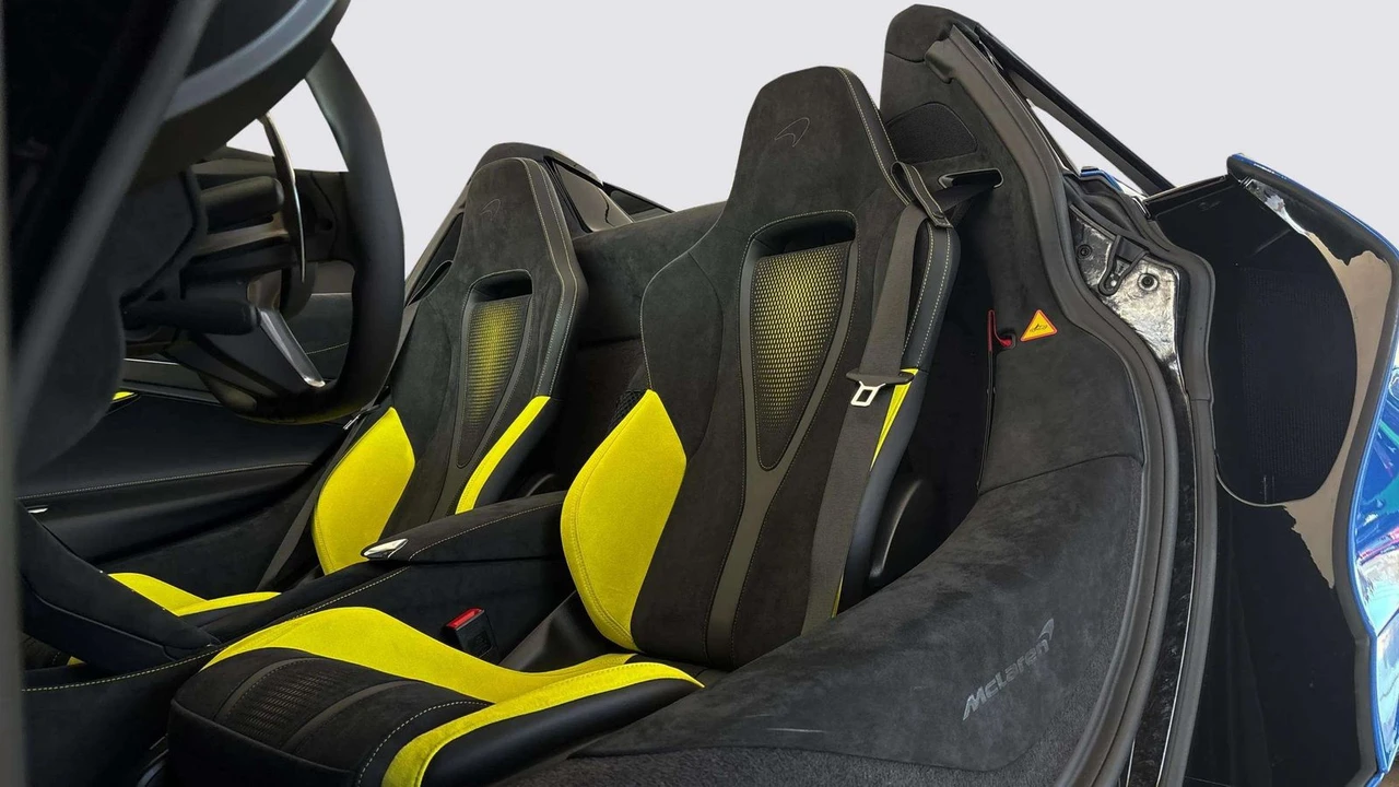 2027 McLaren 750S - Image 21 of 31
