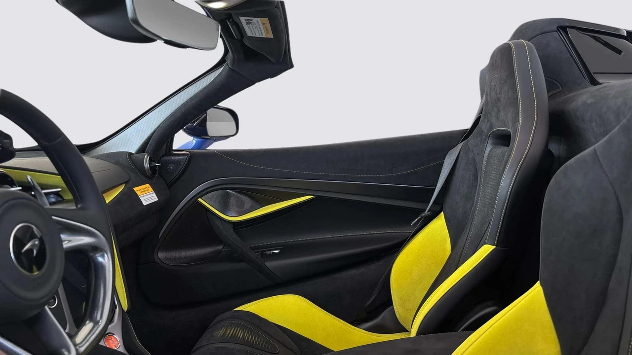 2027 McLaren 750S - Image 17 of 31