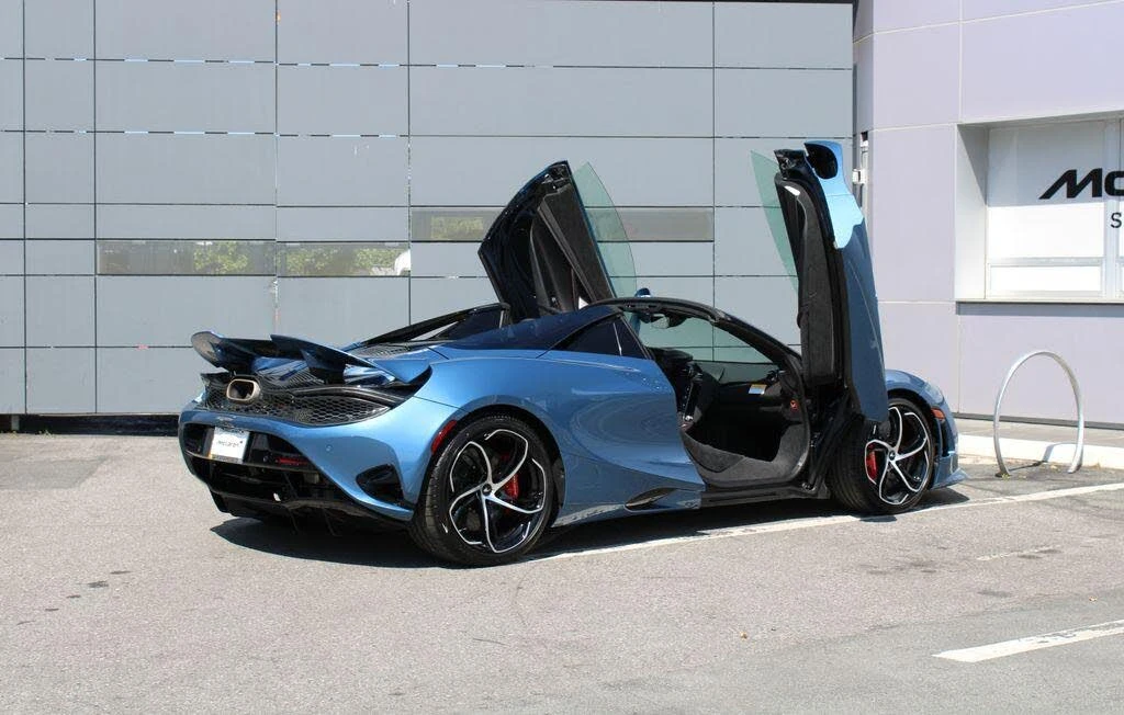 2027 McLaren 750S Spider - Image 2 of 31