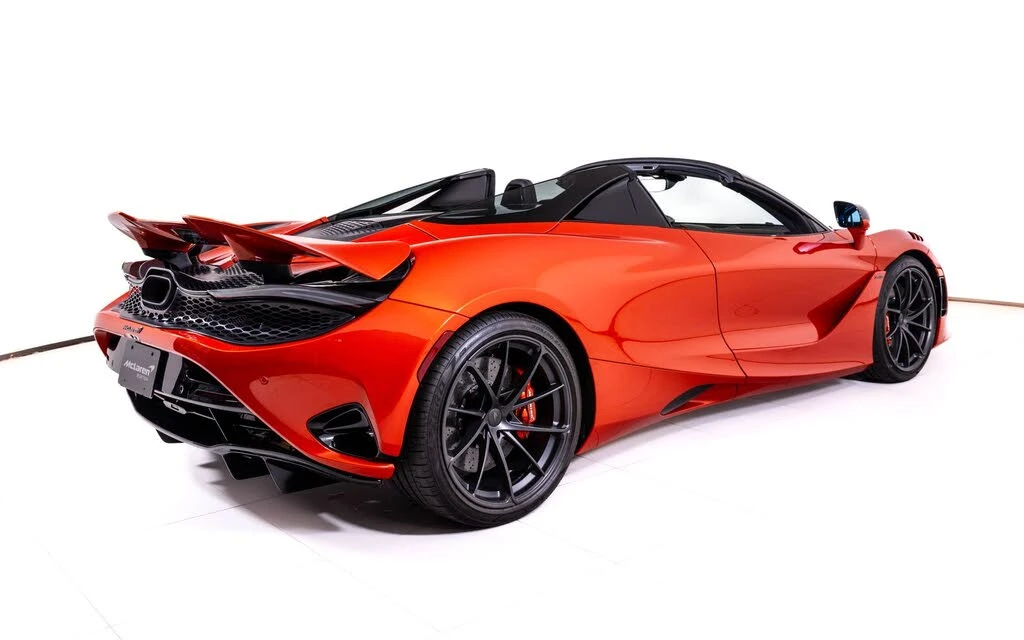 2027 McLaren 750S Spider - Image 7 of 26