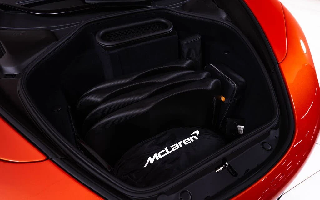 2027 McLaren 750S Spider - Image 26 of 26