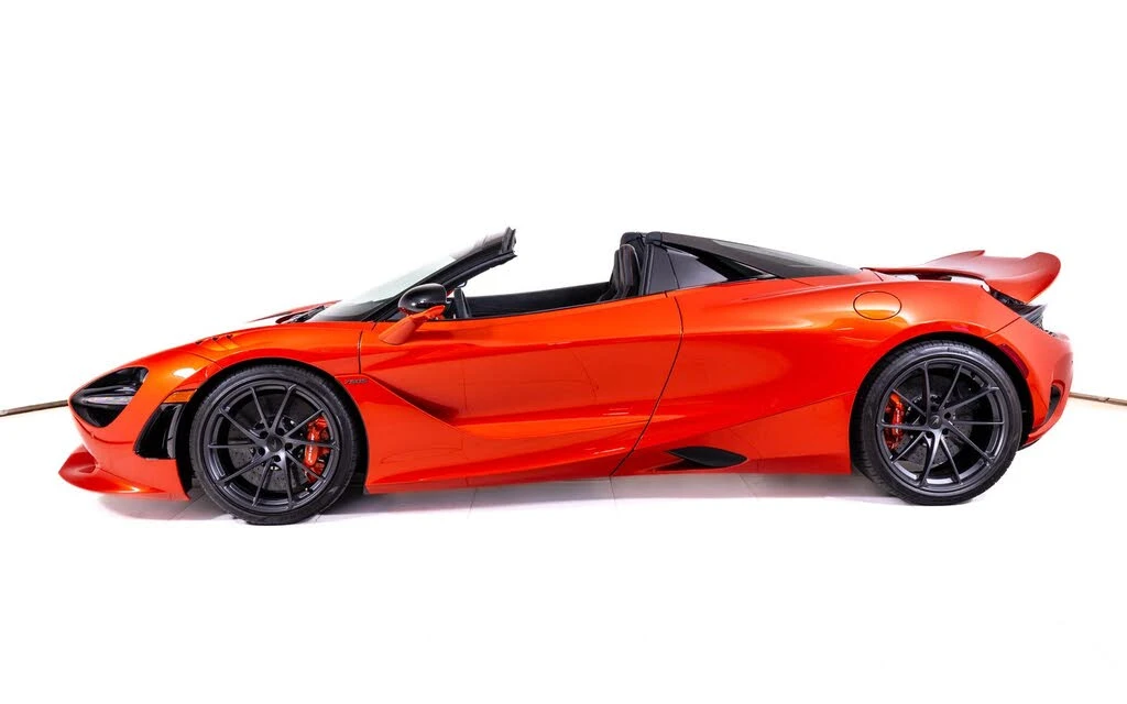 2027 McLaren 750S Spider - Image 2 of 26