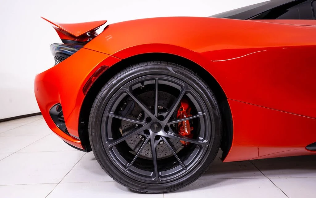 2027 McLaren 750S Spider - Image 19 of 26