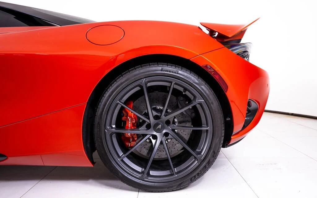 2027 McLaren 750S Spider - Image 18 of 26