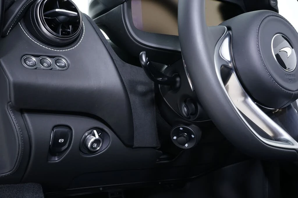 2027 McLaren 750S Spider - Image 21 of 27