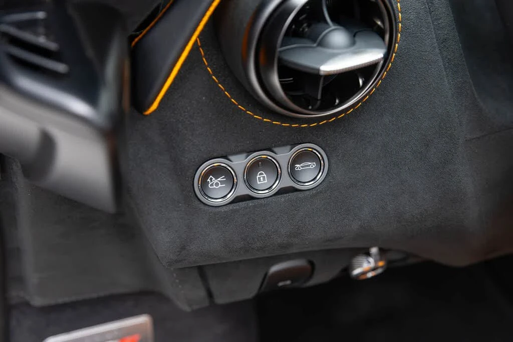 2027 McLaren 750S Spider - Image 27 of 31