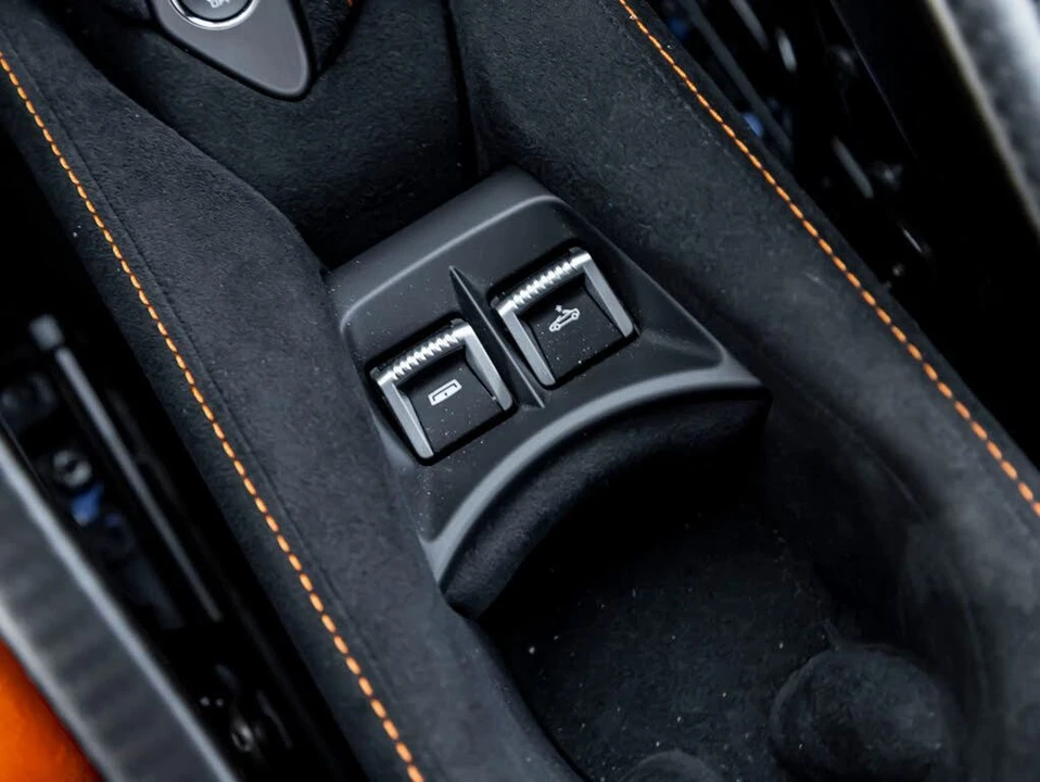 2027 McLaren 750S Spider - Image 22 of 31