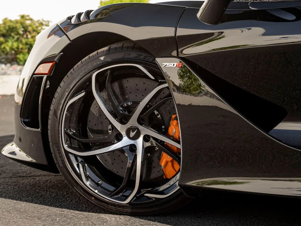2027 McLaren 750S Spider - Image 13 of 31