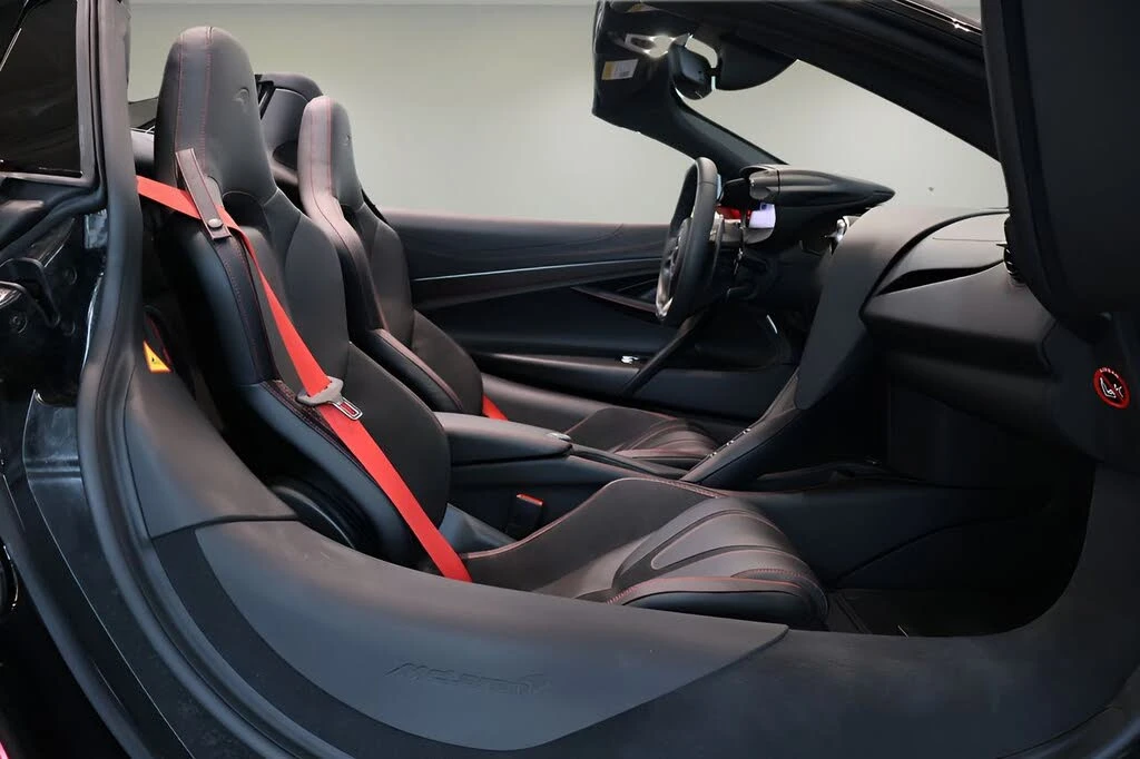 2027 McLaren 750S Spider - Image 13 of 31