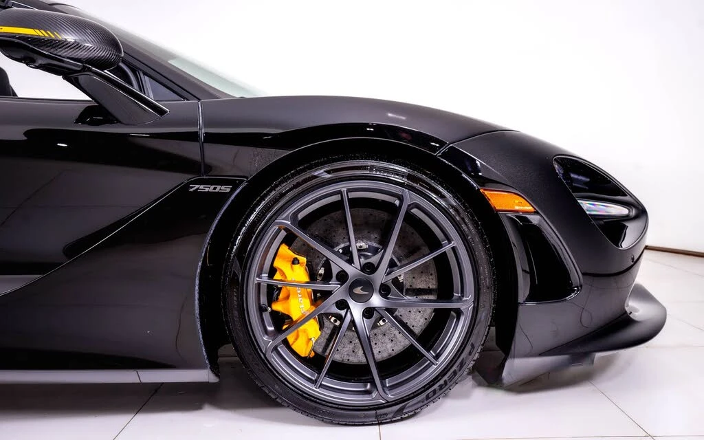 2027 McLaren 750S Spider - Image 19 of 25