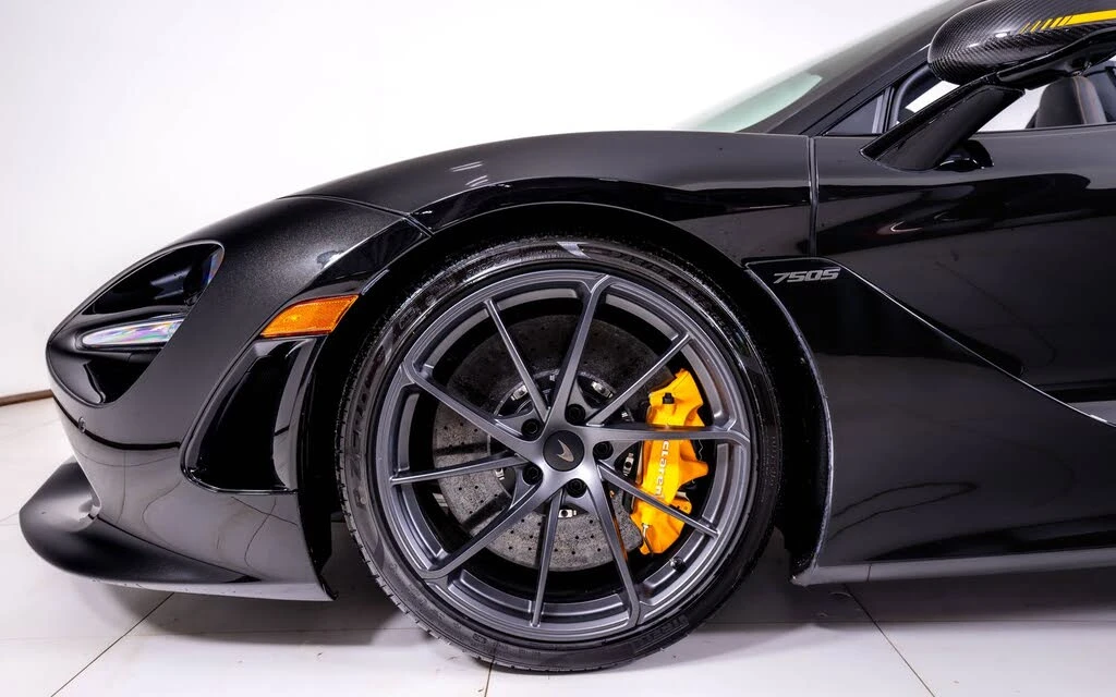 2027 McLaren 750S Spider - Image 16 of 25