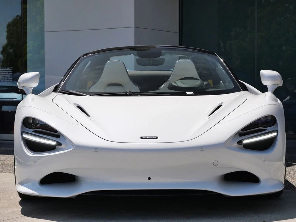 2027 McLaren 750S Spider - Image 2 of 25