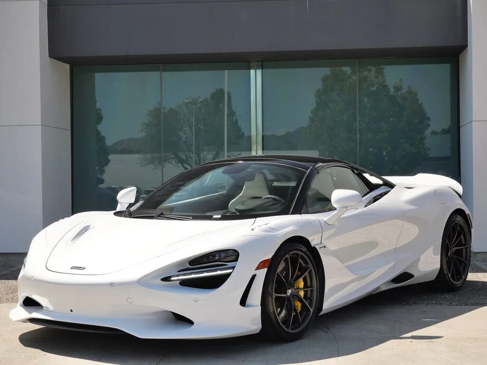 2027 McLaren 750S Spider - Image 17 of 25