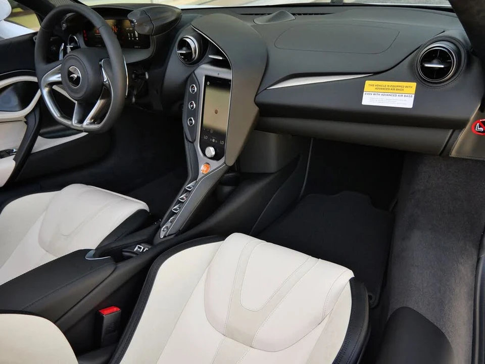 2027 McLaren 750S Spider - Image 10 of 25