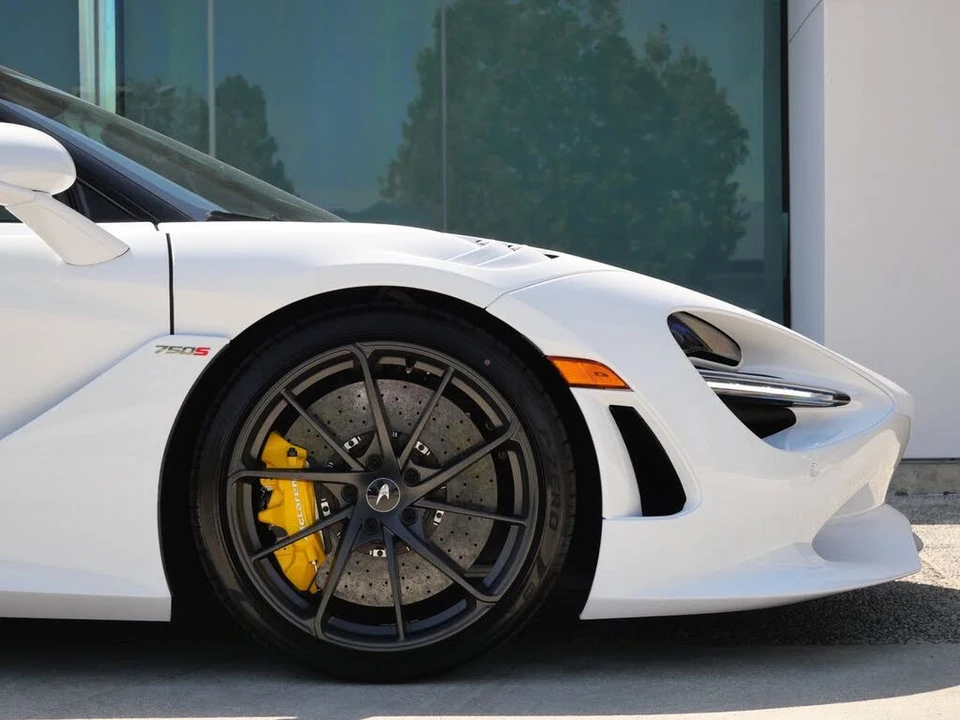 2027 McLaren 750S Spider - Image 7 of 25