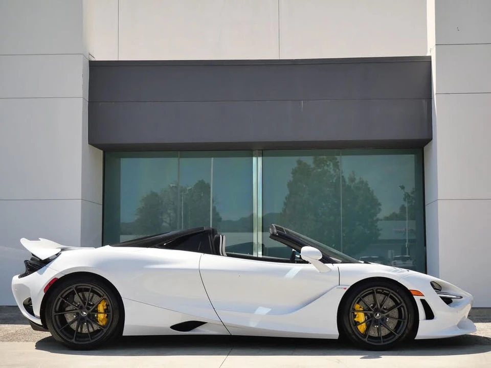 2027 McLaren 750S Spider - Image 3 of 25