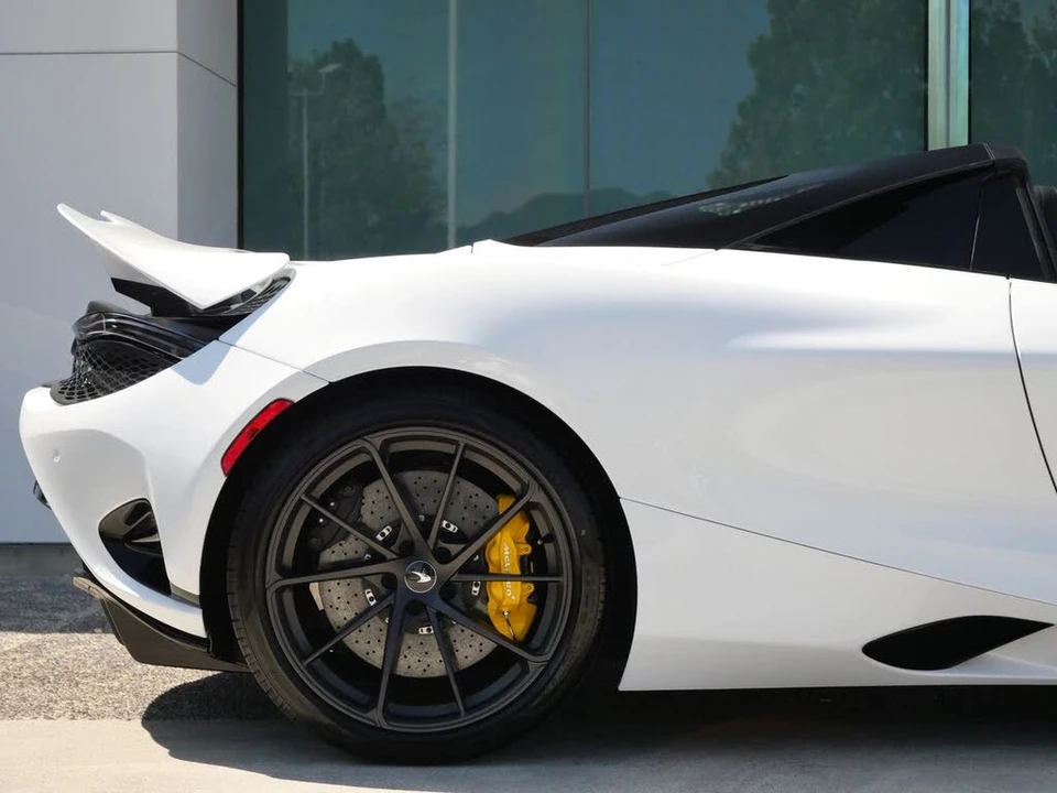 2027 McLaren 750S Spider - Image 14 of 25