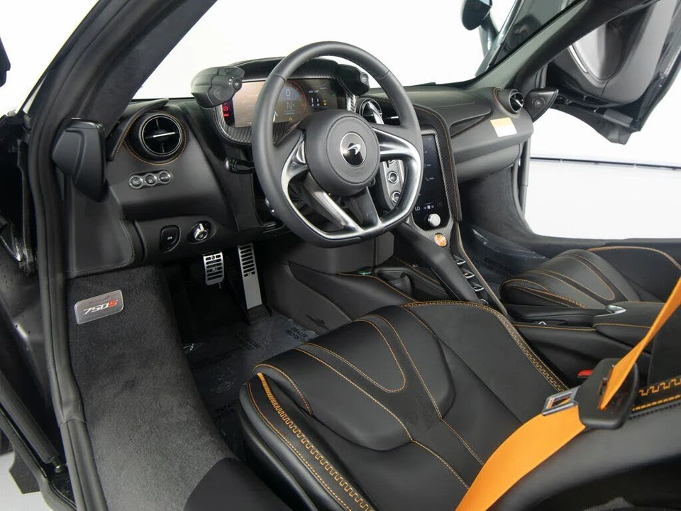 2027 McLaren 750S Spider - Image 15 of 31