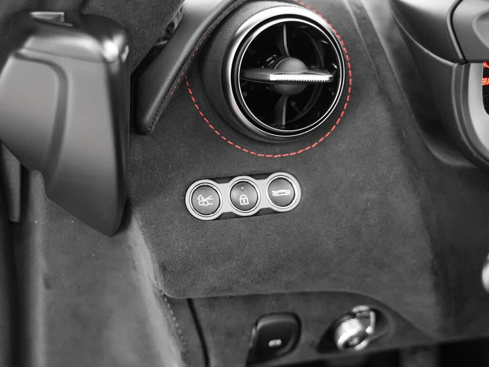 2027 McLaren 750S Spider - Image 25 of 31