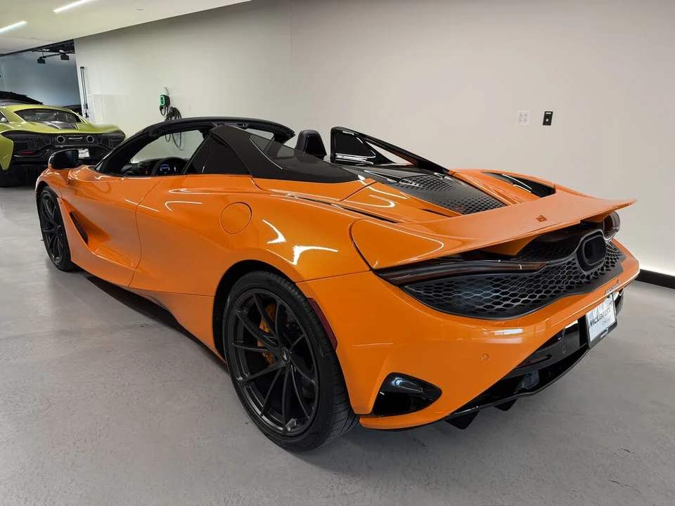 2027 McLaren 750S Spider - Image 5 of 23