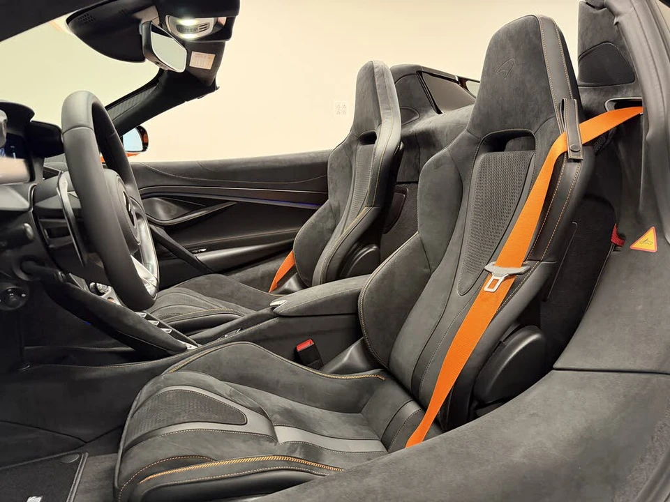 2027 McLaren 750S Spider - Image 2 of 23