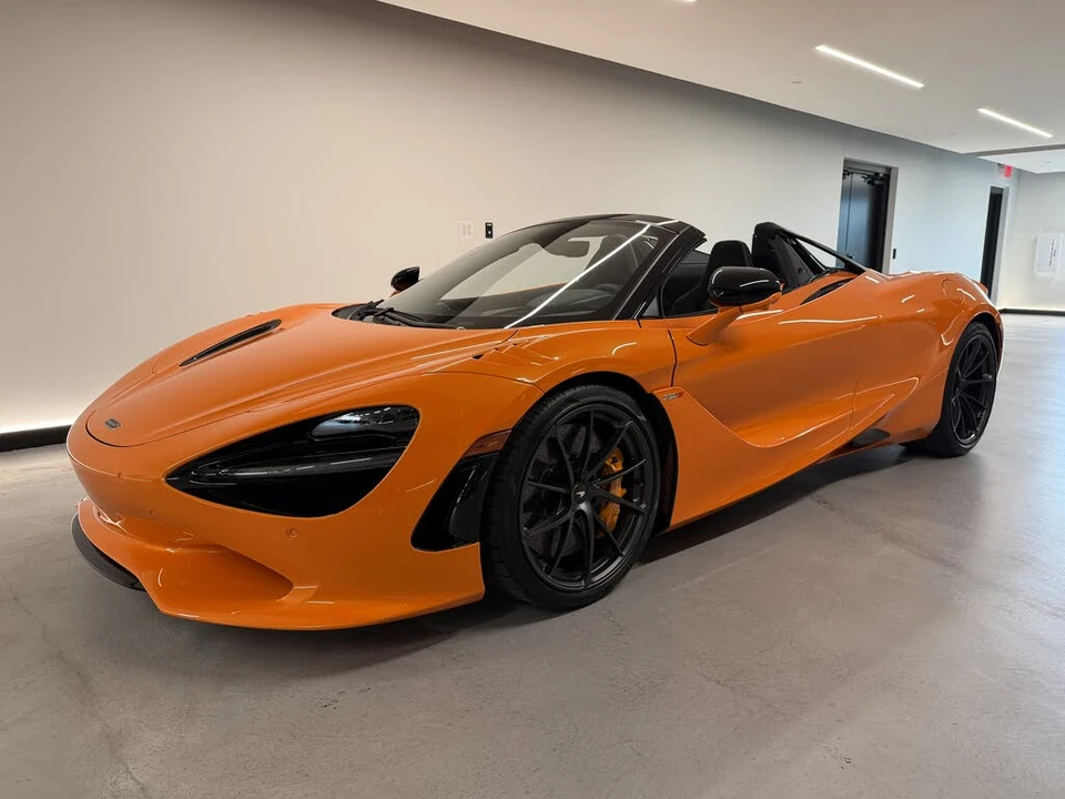 2027 McLaren 750S Spider - Image 15 of 23
