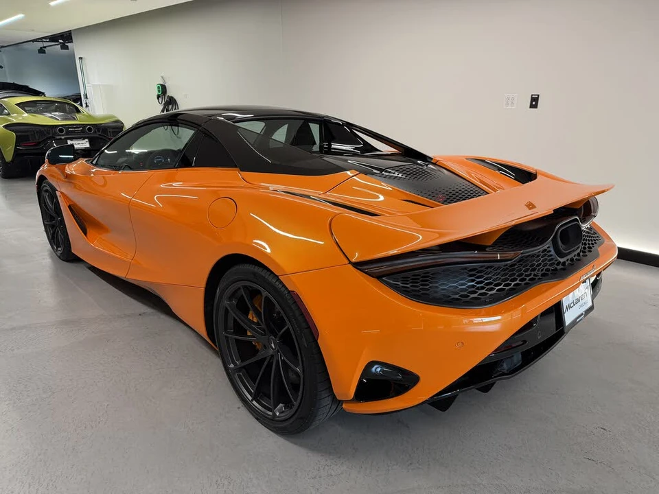 2027 McLaren 750S Spider - Image 4 of 23