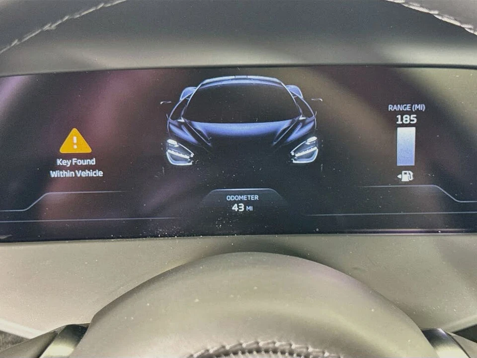2027 McLaren 750S Spider - Image 11 of 22