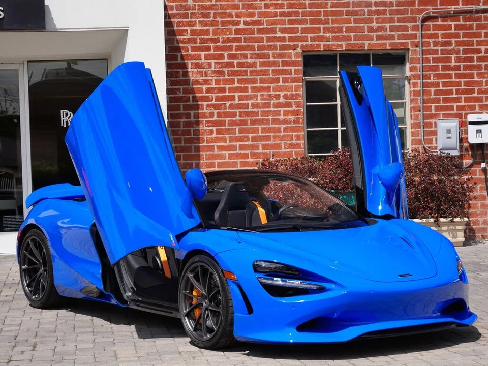 2027 McLaren 750S Spider - Image 16 of 28