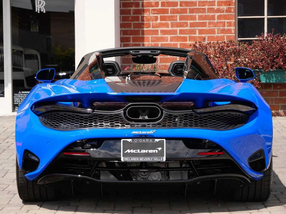 2027 McLaren 750S Spider - Image 5 of 28