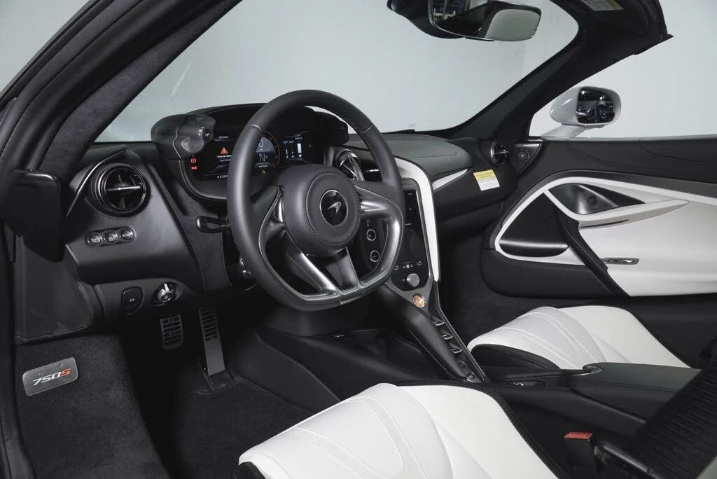 2027 McLaren 750S Spider - Image 3 of 31